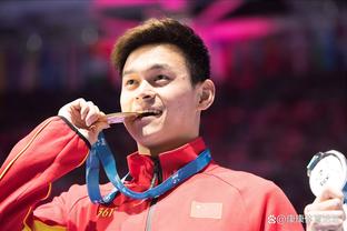 最佳进步球员！李弘权季后赛登场时 上海每百回合净胜对手12.5分